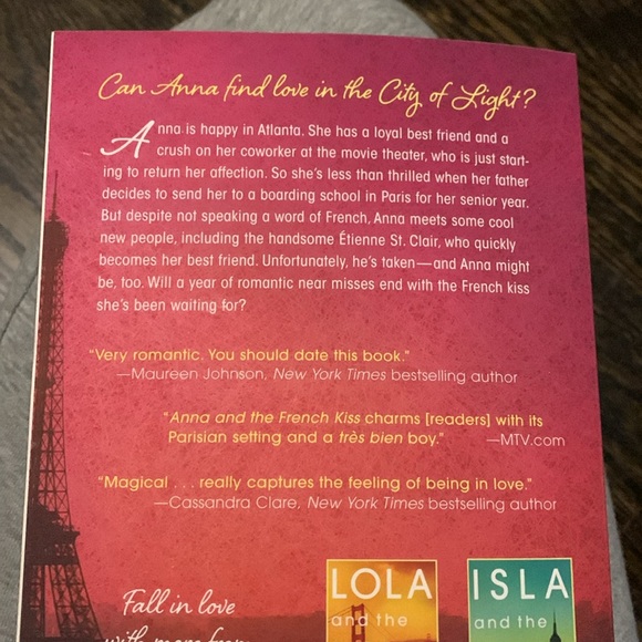 Variety of Young Adult Books! Romance & Thriller & Fantasy - Picture 7 of 9